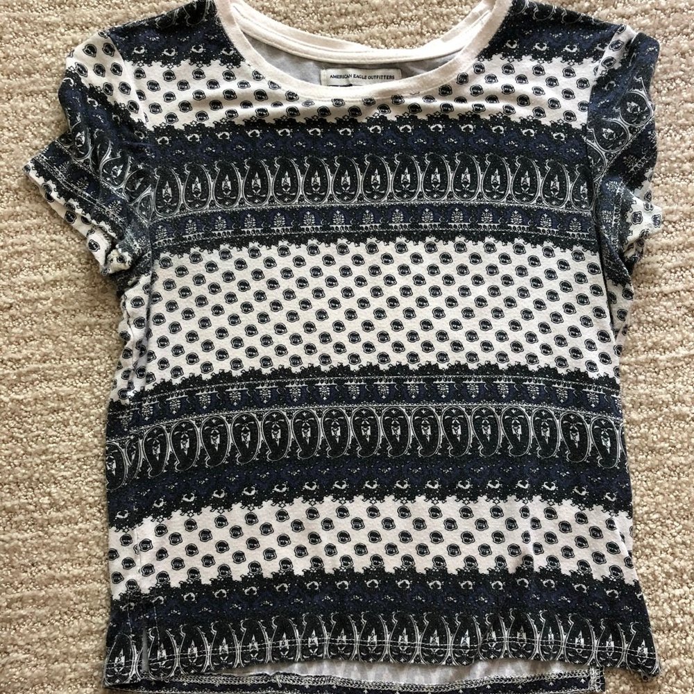 American Eagle blue and white print top
